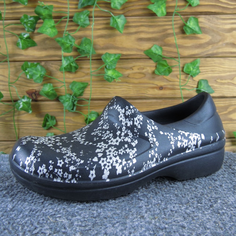 Crocs Neria‎ Pro II Women's 7 Black Floral Work Clogs Slip-Resistant Comfort